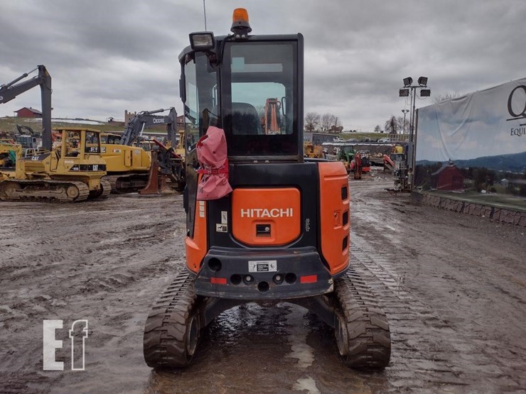 2014-hitachi-zx35u-image-4