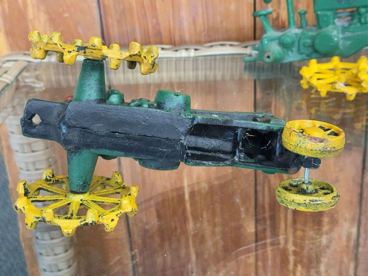 john-deere-16-image-17