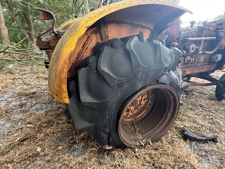 minneapolis-moline-g706-image-14