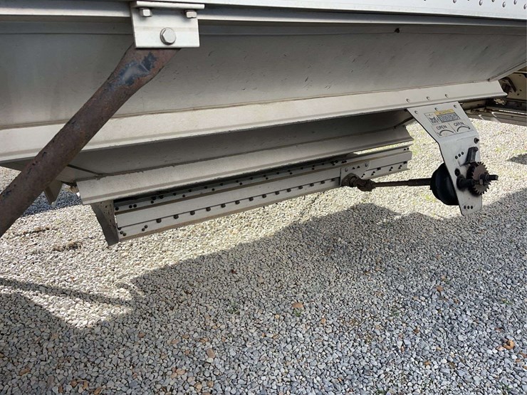 2010-wilson-hopper-bottom-image-2