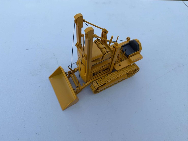 caterpillar-d2-image-2