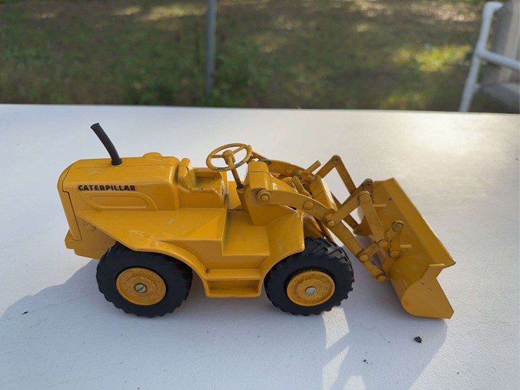 caterpillar-d2-image-22