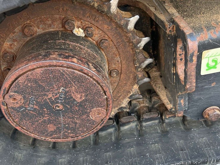 caterpillar-303-image-14