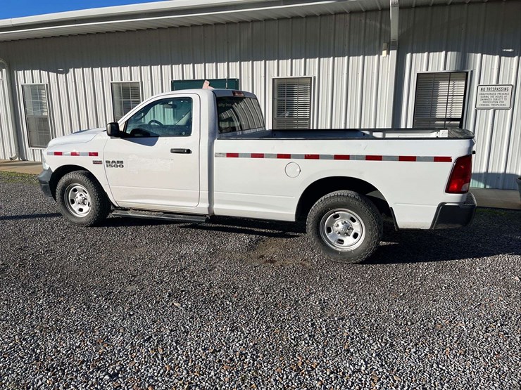 2017-dodge-1500-image-3