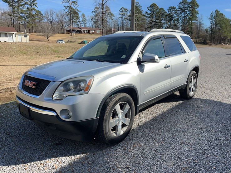 2011-gmc-acadia-image-4