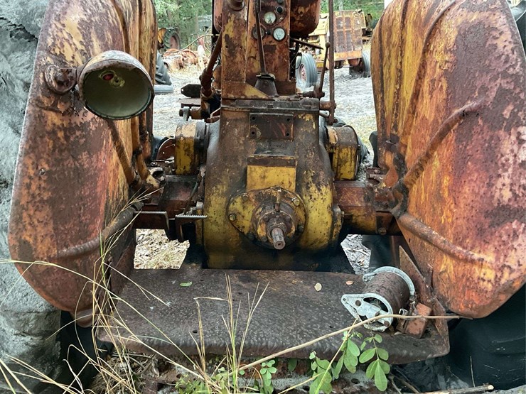 minneapolis-moline-parts-tractor-image-7