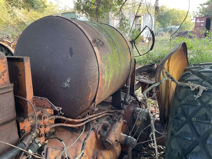 minneapolis-moline-lp-parts-tractor-image-9