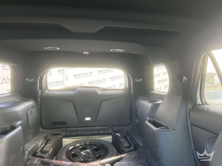 2016-ford-explorer-image-23