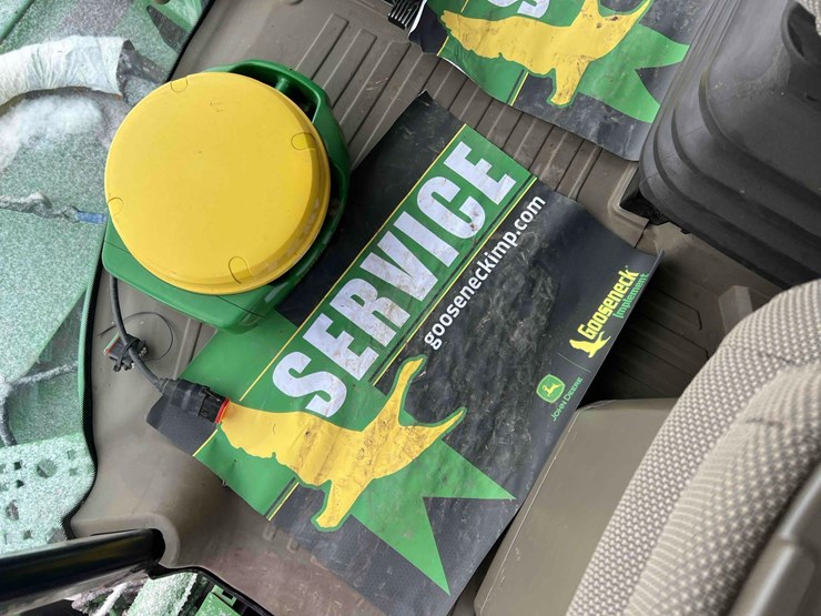 2024-john-deere-w235r-image-33