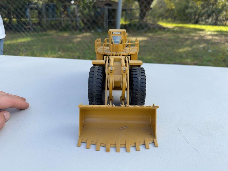 caterpillar-994-image-9