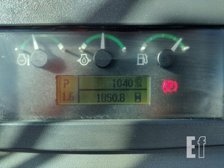 2021-deere-650k-lgp-image-6