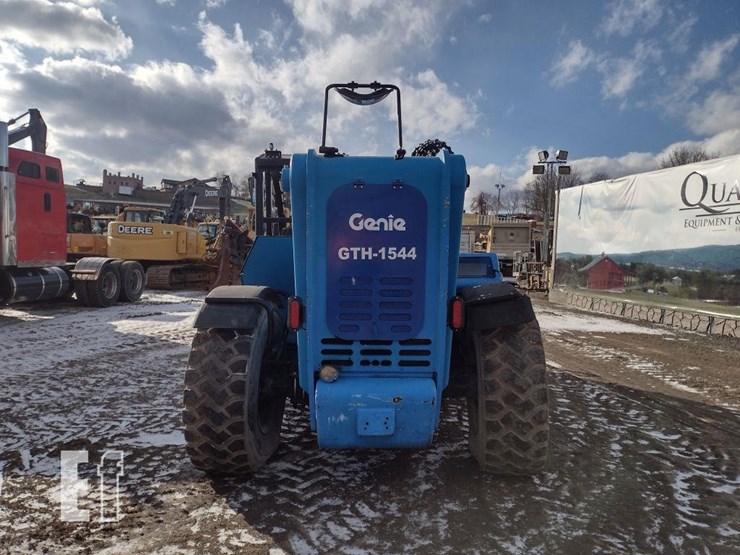 2019-genie-gth1544-image-4