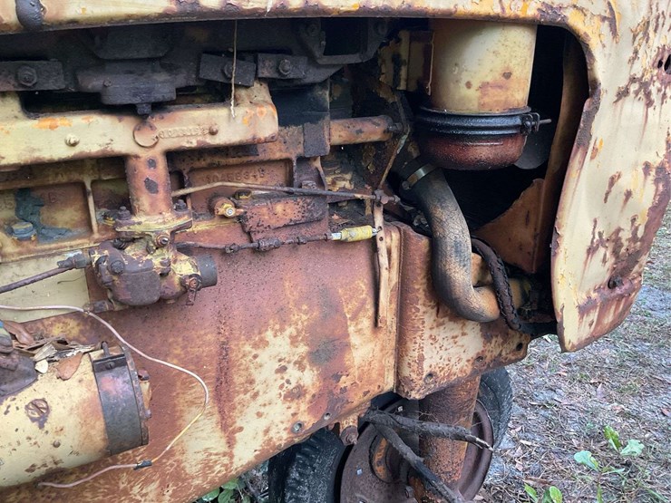 minneapolis-moline-parts-tractor-image-12