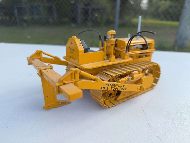 caterpillar-d2-image-7