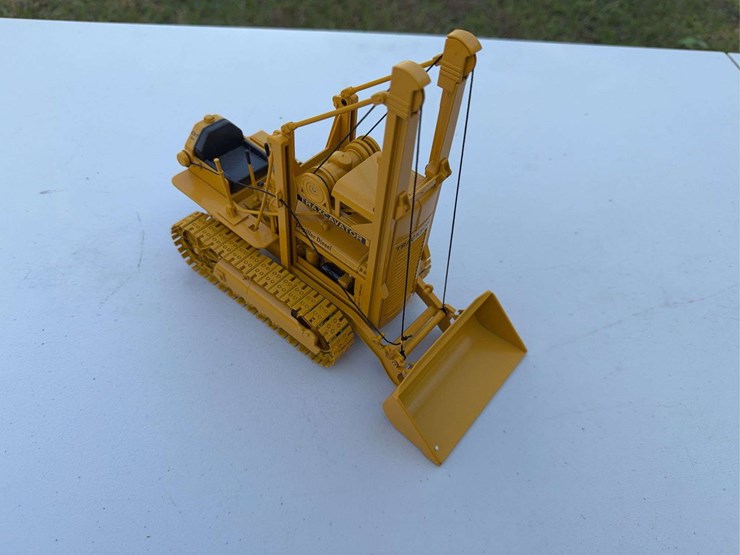 caterpillar-d2-image-9