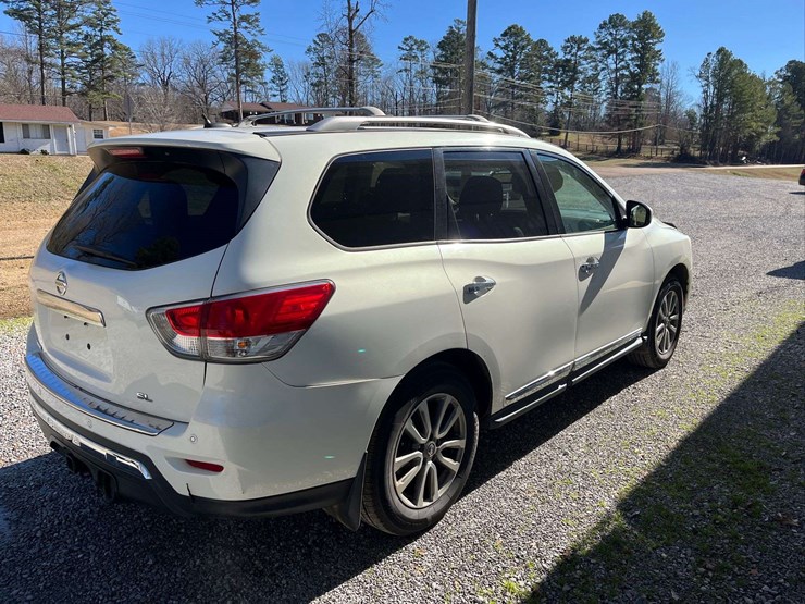 2014-nissan-pathfinder-image-4