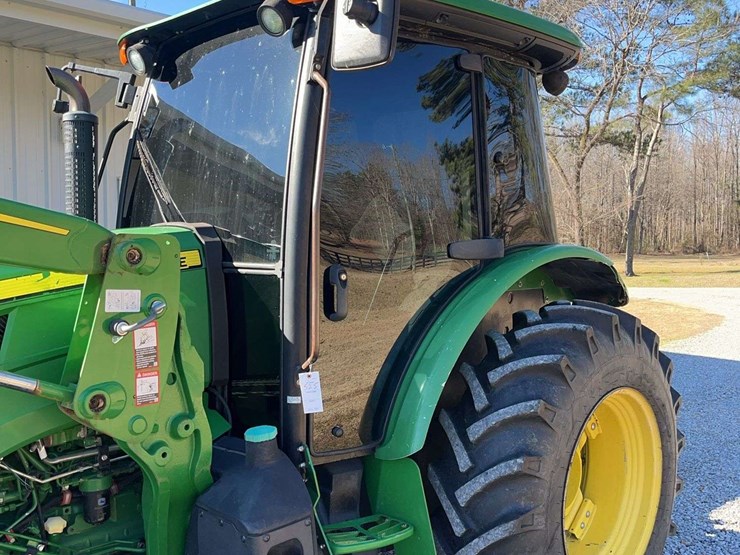 2015-john-deere-5100m-image-3