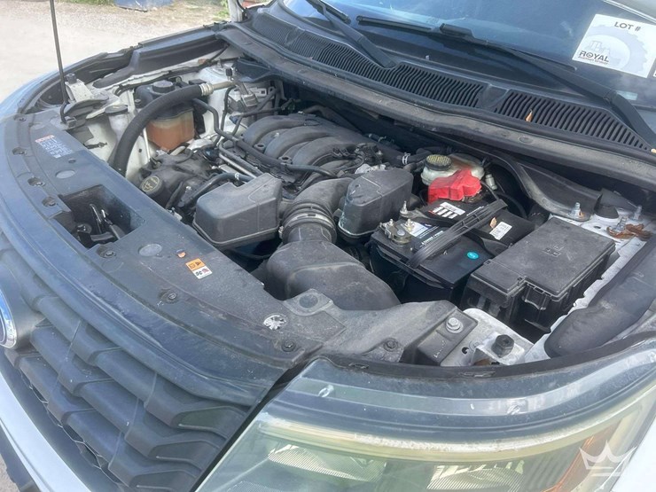 2016-ford-explorer-image-7