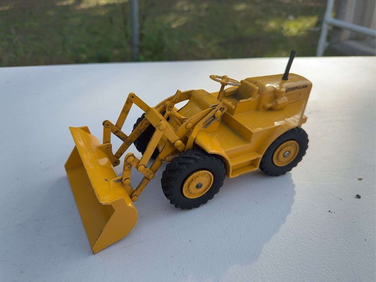 caterpillar-d2-image-15