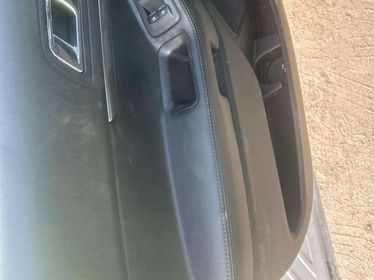 2016-ford-explorer-image-11