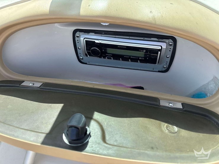 2001-ser-boat-&amp;-trailer-image-8