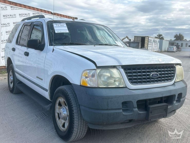 2005-ford-explorer-image-2