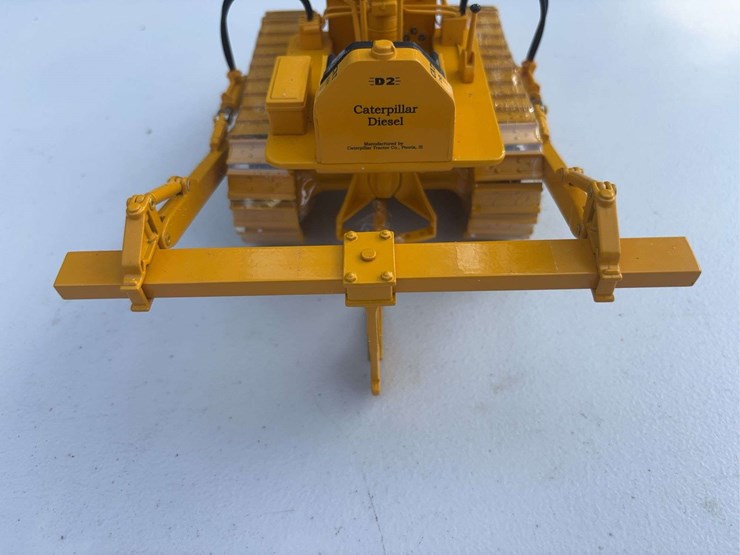 caterpillar-d2-image-16