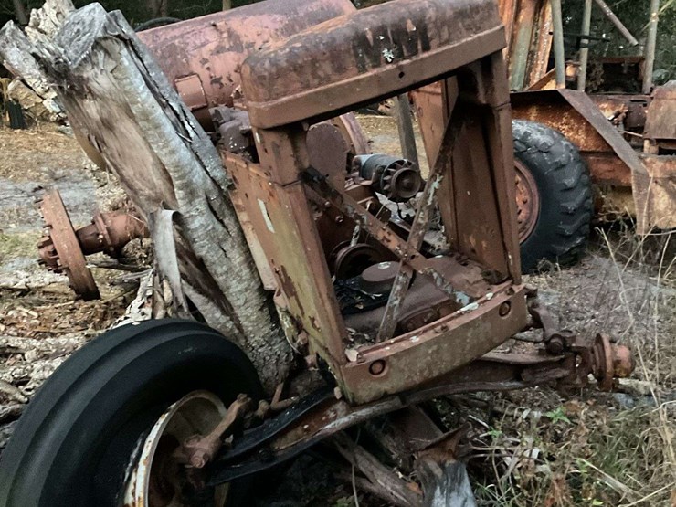 minneapolis-moline-orchard-parts-tractor-image-16