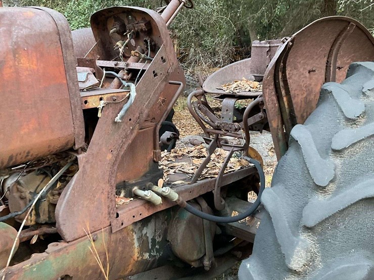 oliver-gas-tractor-image-10