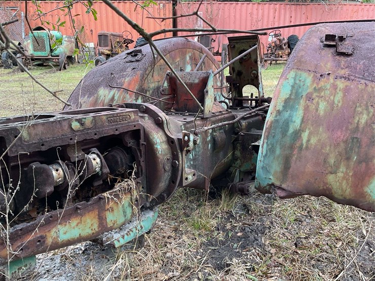 minneapolis-moline-parts-tractor-image-13