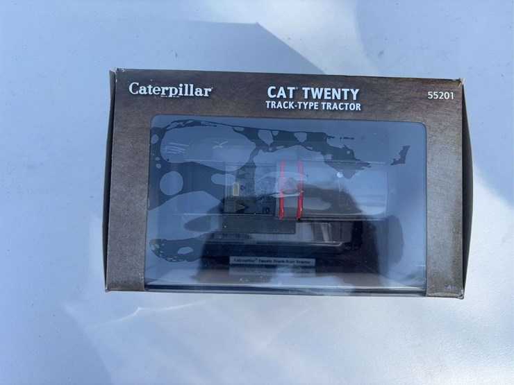 caterpillar-16-image-8