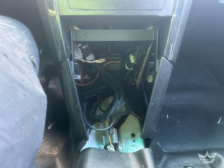 2016-ford-explorer-image-21