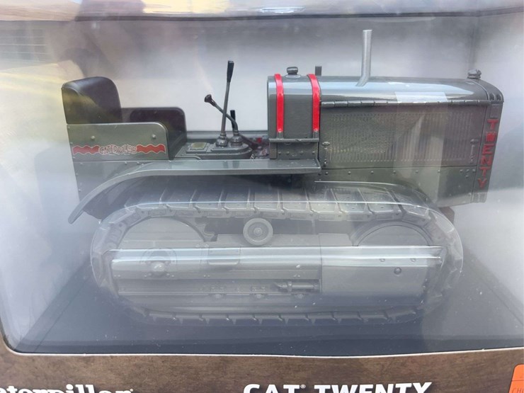 caterpillar-16-image-3