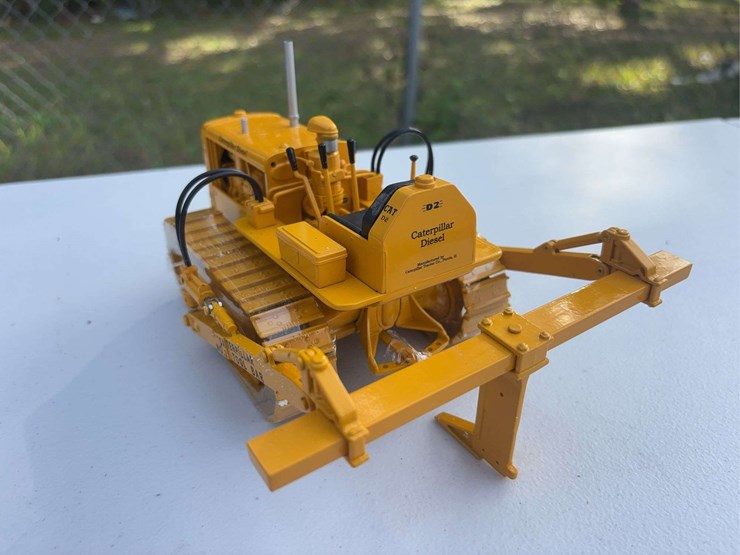 caterpillar-d2-image-5