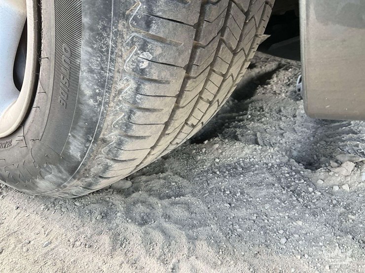 2012-dodge-charger-sedan-image-30