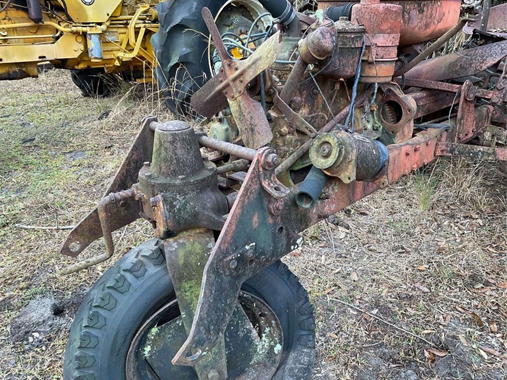 b.f.-avery-parts-tractor-image-24