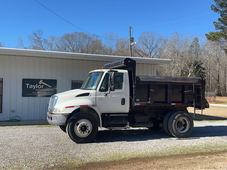 2005-international-durastar-4300-image-1