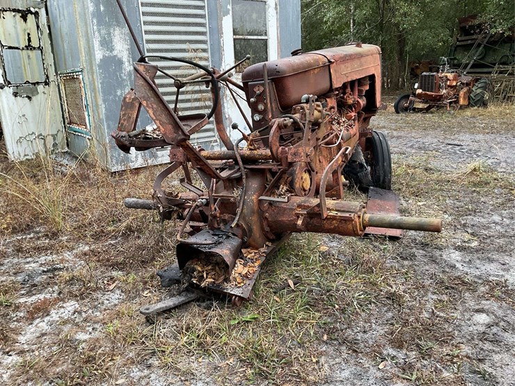 minneapolis-moline-parts-tractor-image-2