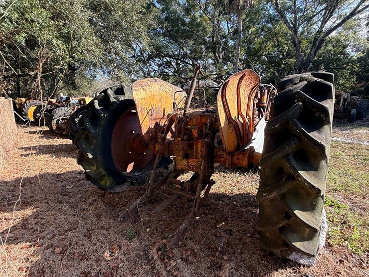 minneapolis-moline-445-image-5