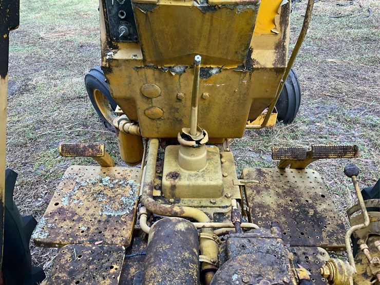 minneapolis-moline-g900-image-8