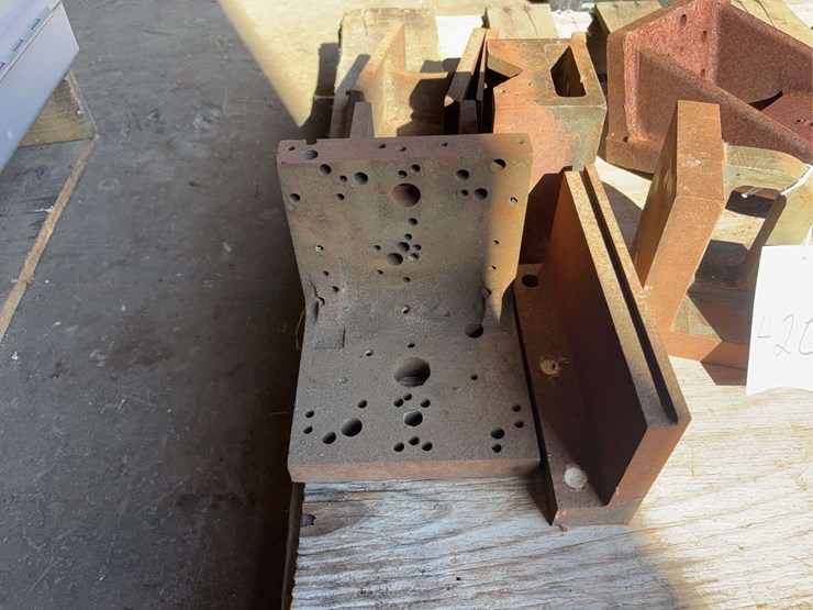 miscellaneous-milling-angle-plates-(x8)-image-3