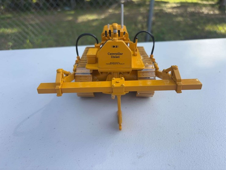 caterpillar-d2-image-7