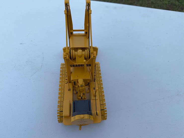 caterpillar-d2-image-11