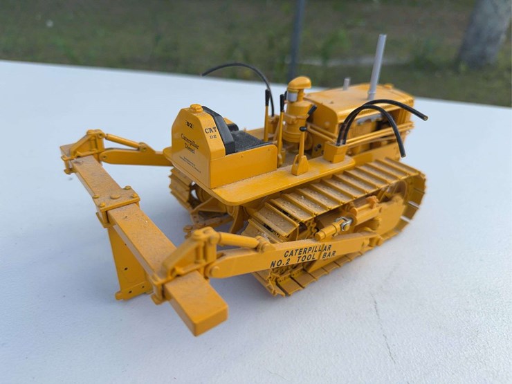caterpillar-d2-image-8
