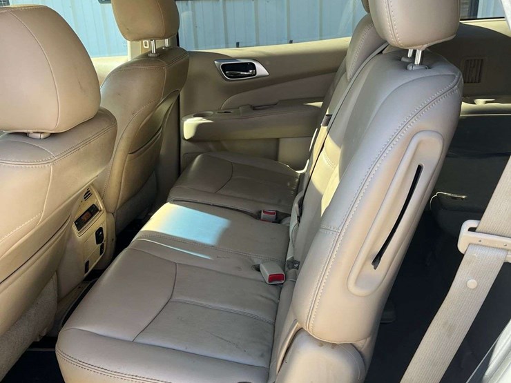 2014-nissan-pathfinder-image-8