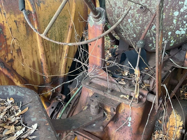 minneapolis-moline-lp-parts-tractor-image-29