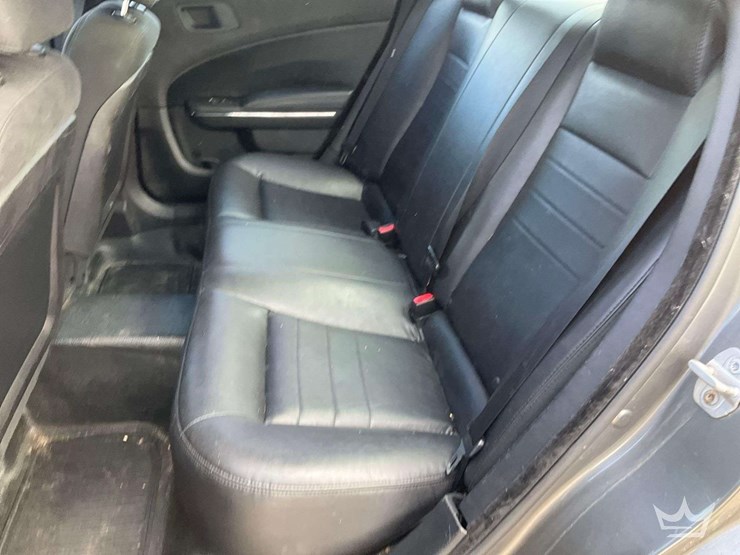 2012-dodge-charger-sedan-image-22