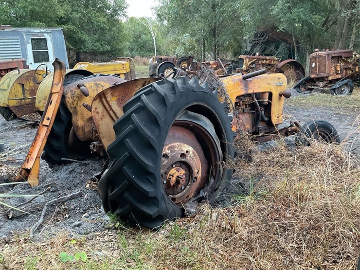 minneapolis-moline-445-image-5