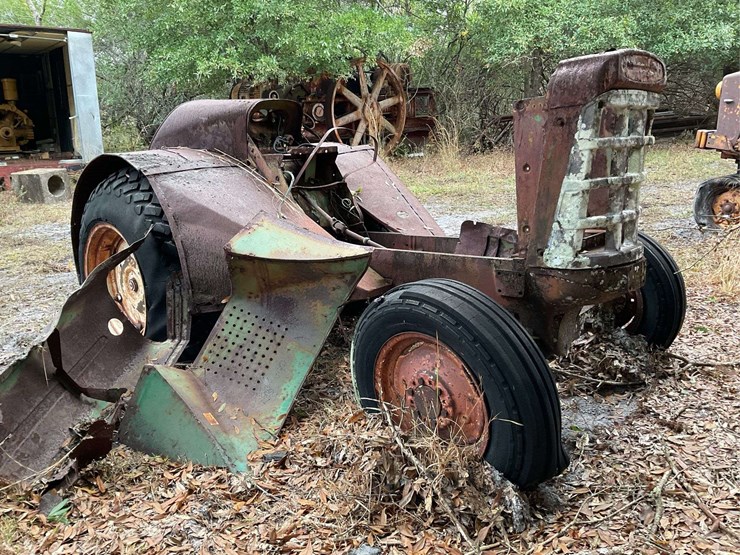 oliver-orchard-project-tractor-image-2