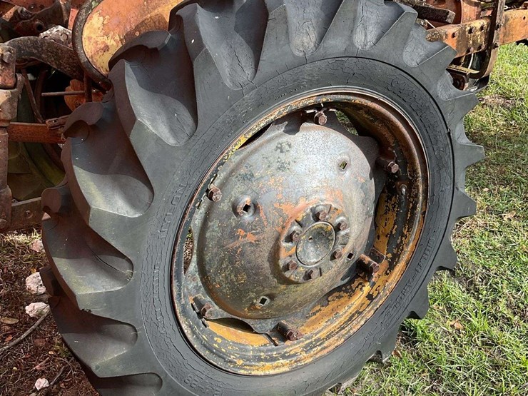 avery-parts-tractor-image-7